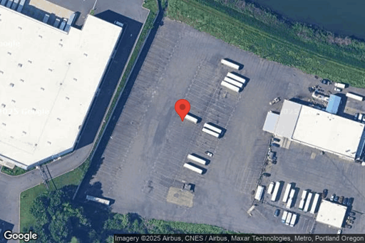 Truck and Trailer parking 8101 NE 11th Ave, Portland, OR - 1