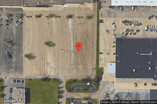 Truck and Trailer parking 2323 W Pioneer Pkwy, Peoria, IL - 1