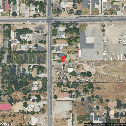 Truck and Trailer parking 10967 Locust Ave, Bloomington, CA - 1