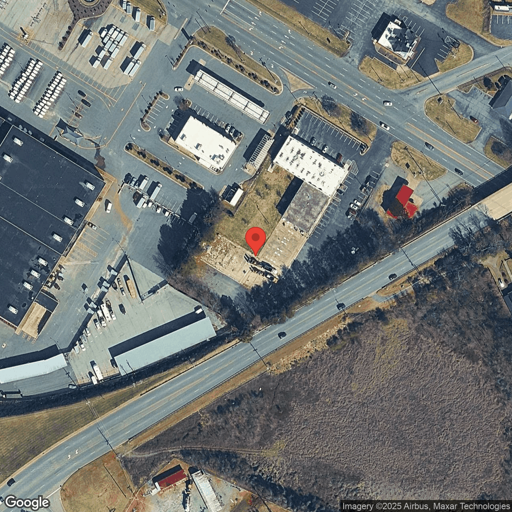 Truck and Trailer parking 325 U.S. Hwy 70 SW, Hickory, NC - 1