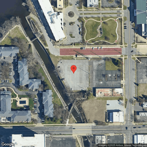 Truck and Trailer parking 402 E Madison St, South Bend, IN - 1