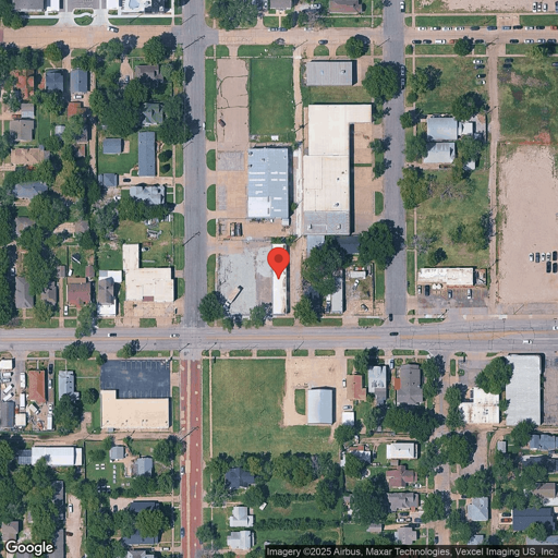 Truck parking 716 W Maple St, Wichita, KS - 1