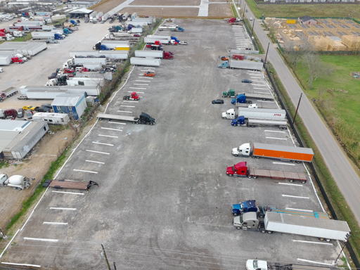Find Your Truck Parking Lot-1