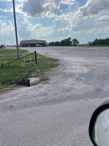 Truck parking 1100 North Mitchell Road, Hennessey, OK - 6