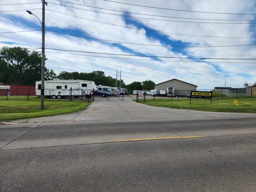 Mad Creek Storage 802 Lake Park Boulevard, Muscatine, IA - 2